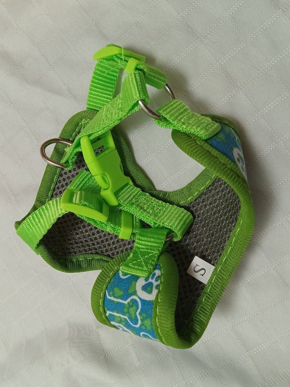 Blue and grenn harness for small dogs 14 inch diameter